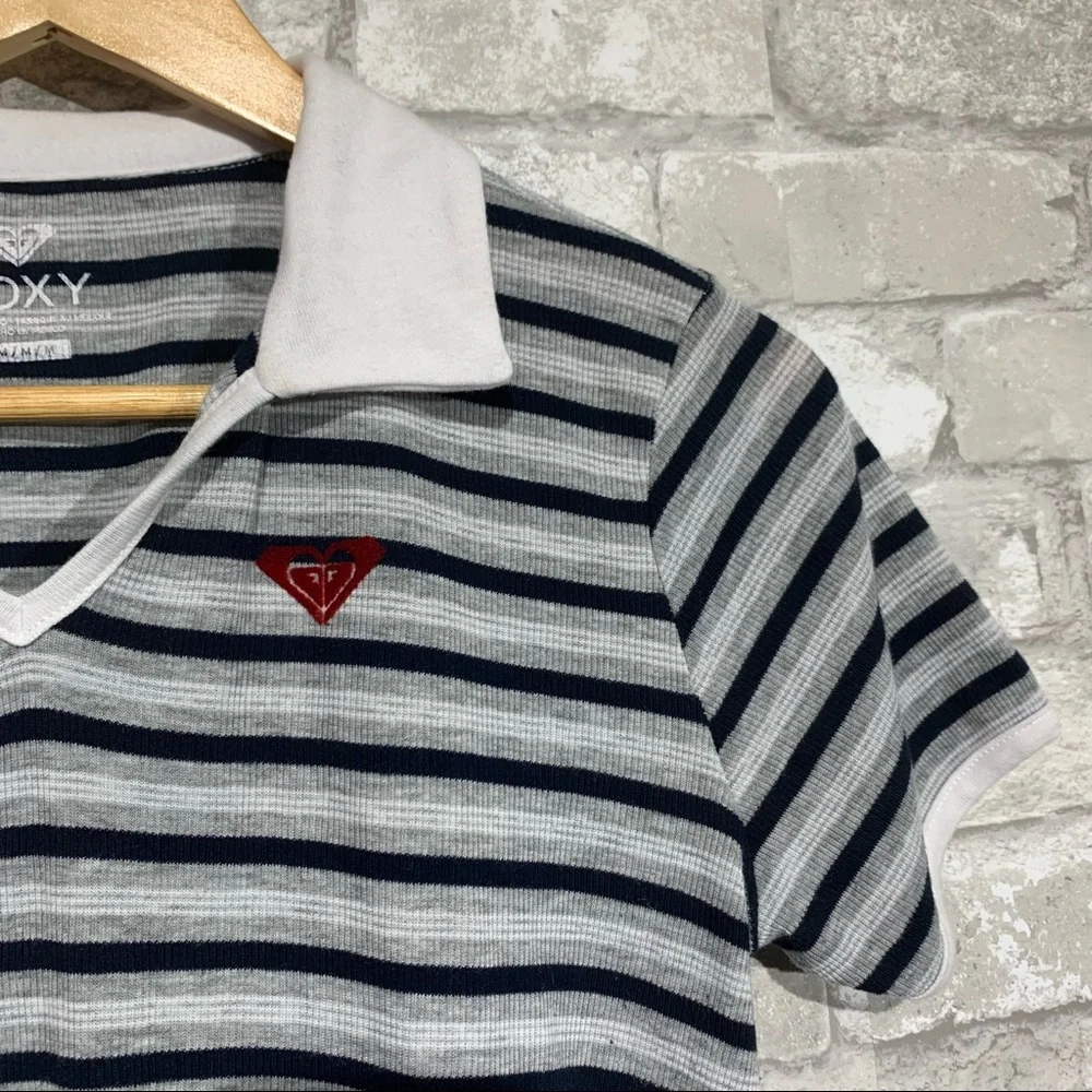 ROXY Y2K STYLE POLO CROP TOP. BLUE AND GRAY STRIPE. SHORT SLEEVE. SIZE MEDIUM. - Picture 3 of 7
